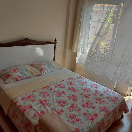 Celil Pansiyon Ayvalı Exterior foto